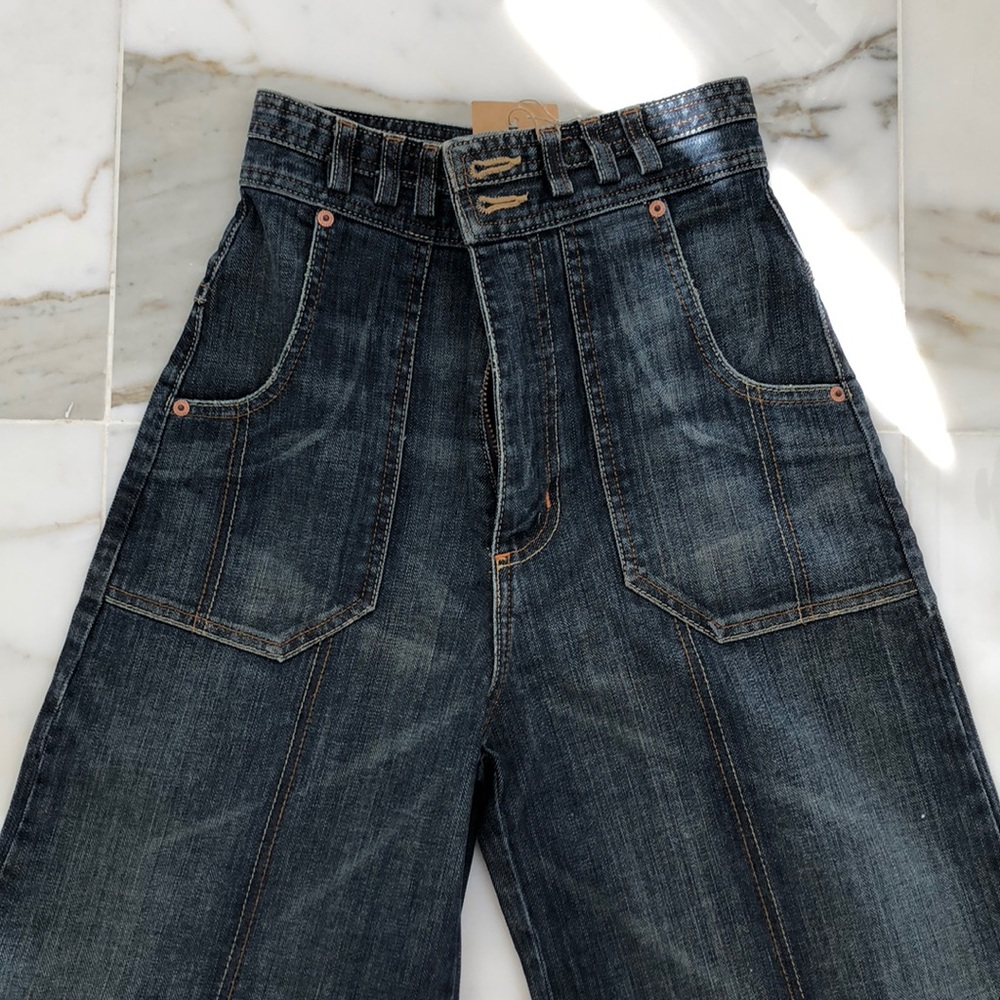 High waisted jeans